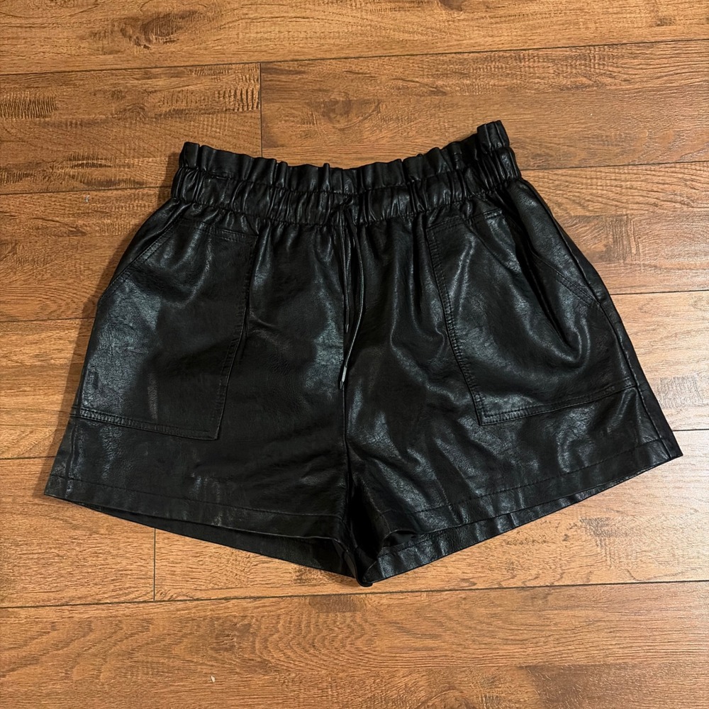 SCHA Womens Faux Leather Paperbag Waist Shorts Black XL Drawstring Pockets
